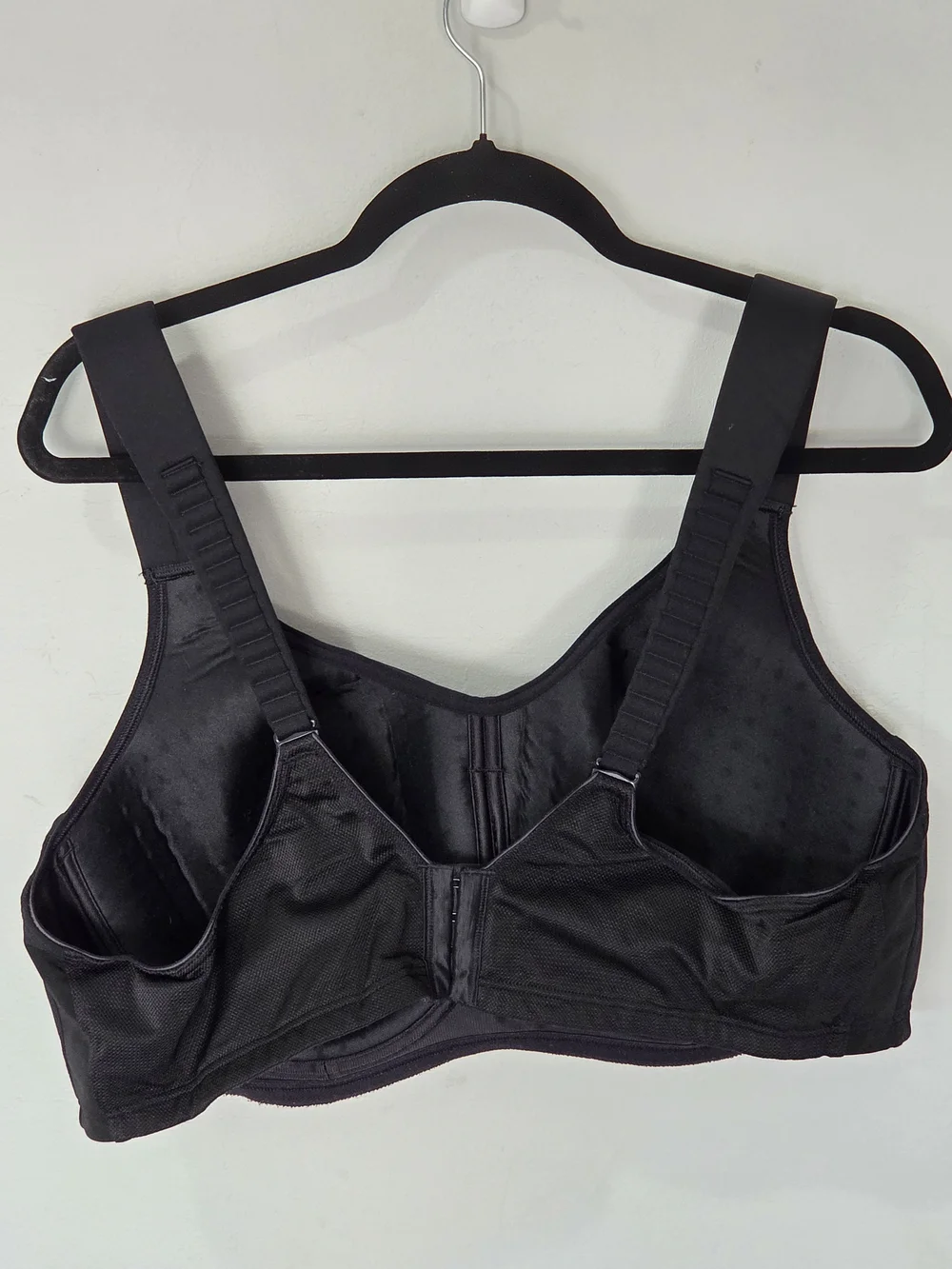 LIVI Active Max Support High-Impact Underwire Sports Bra by Lane Bryant 48D